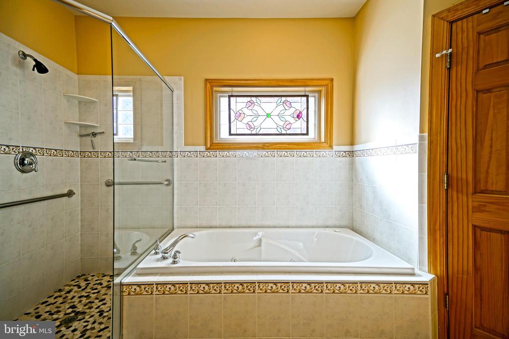 12 BLACK WALNUT COURT