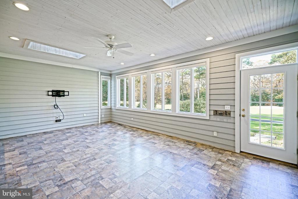12 BLACK WALNUT COURT