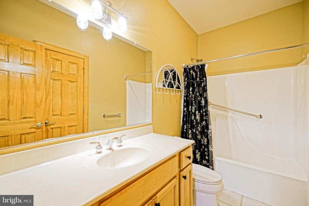 12 BLACK WALNUT COURT