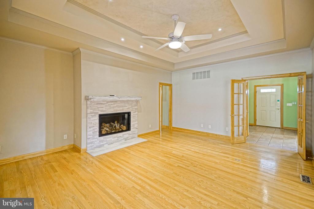12 BLACK WALNUT COURT
