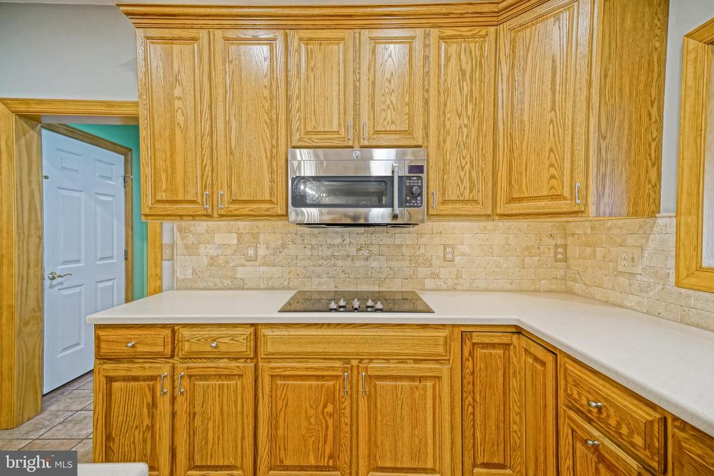 12 BLACK WALNUT COURT