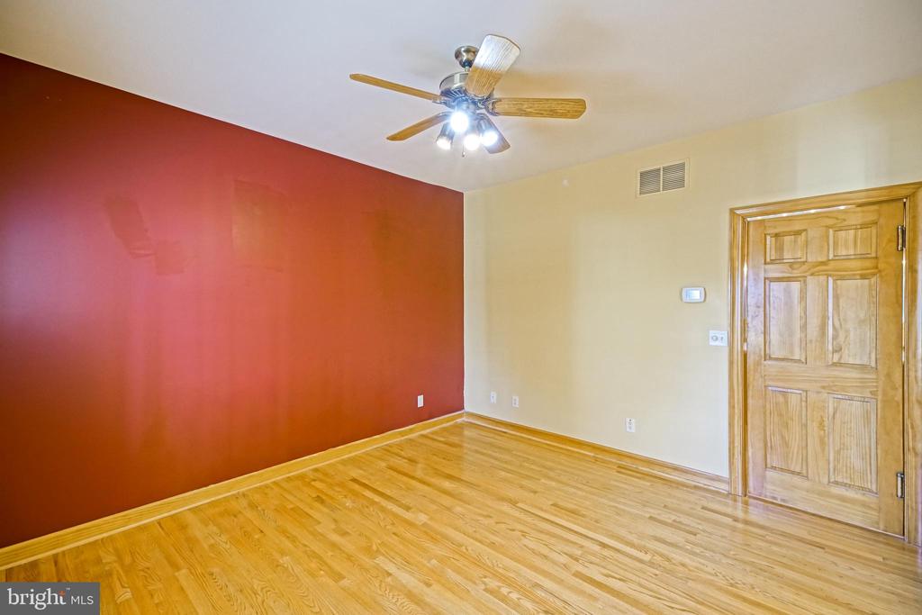 12 BLACK WALNUT COURT