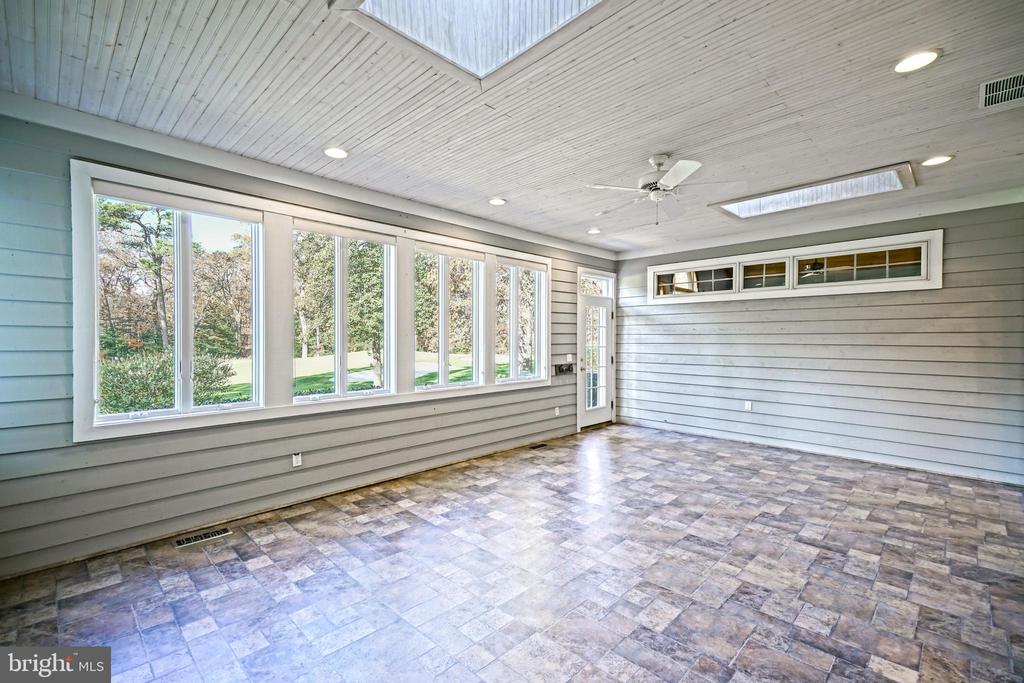12 BLACK WALNUT COURT