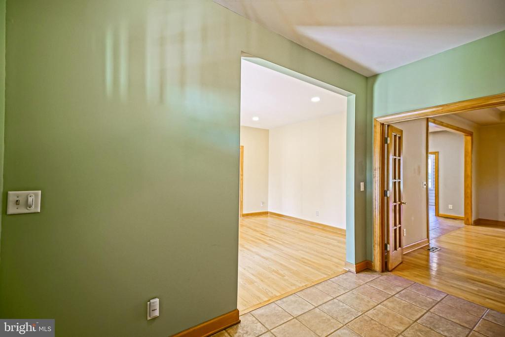 12 BLACK WALNUT COURT
