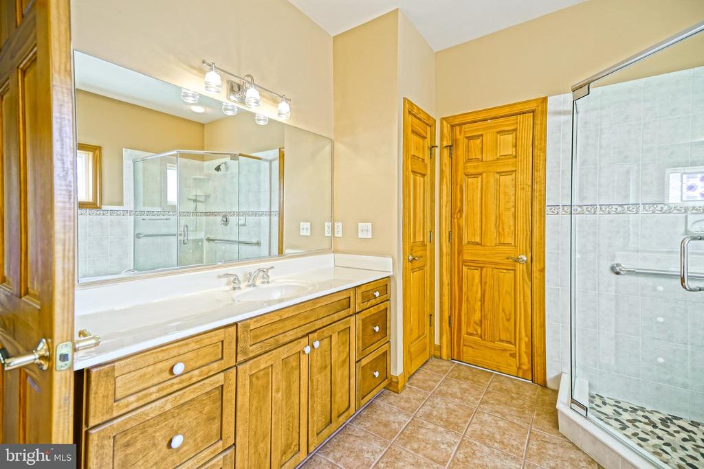 12 BLACK WALNUT COURT