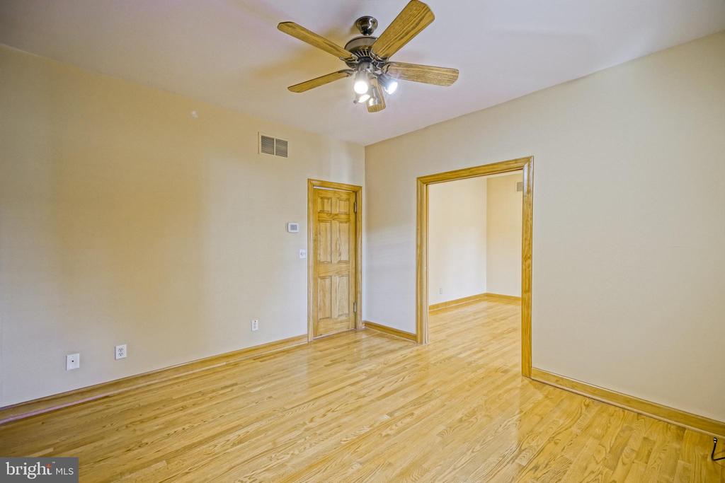 12 BLACK WALNUT COURT