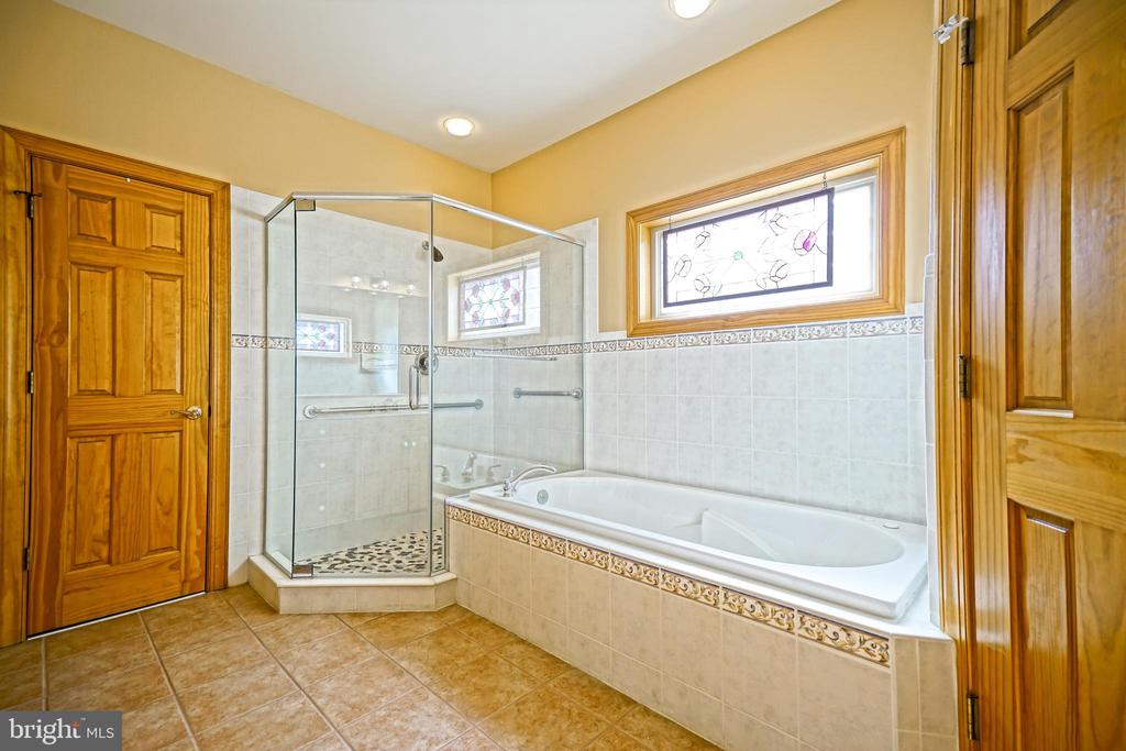 12 BLACK WALNUT COURT