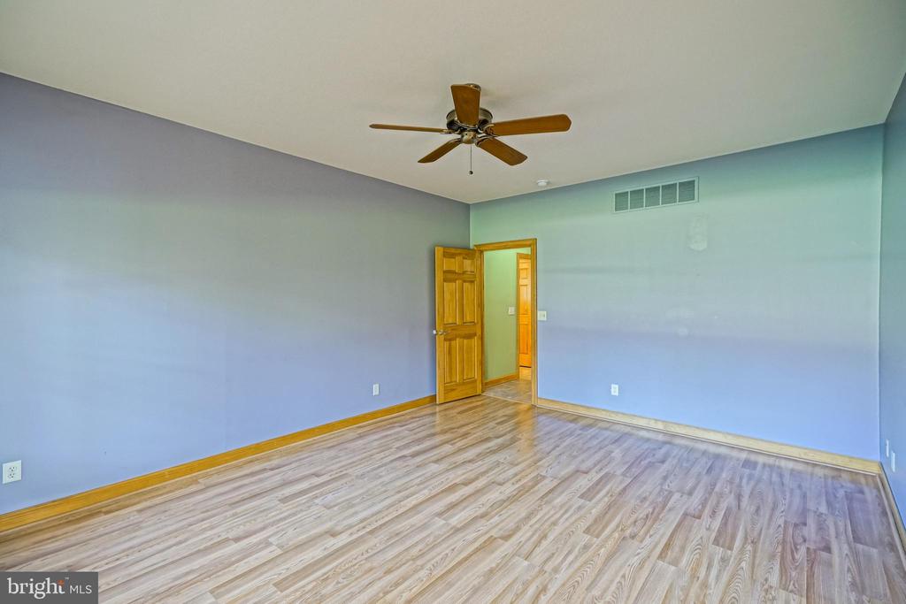 12 BLACK WALNUT COURT