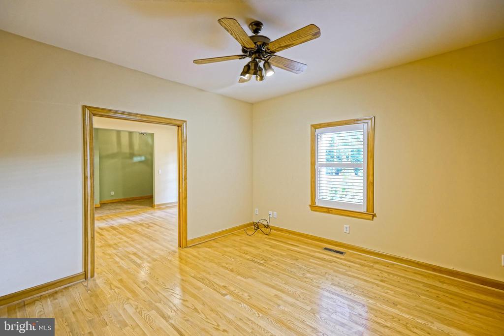 12 BLACK WALNUT COURT
