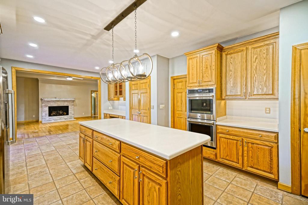 12 BLACK WALNUT COURT