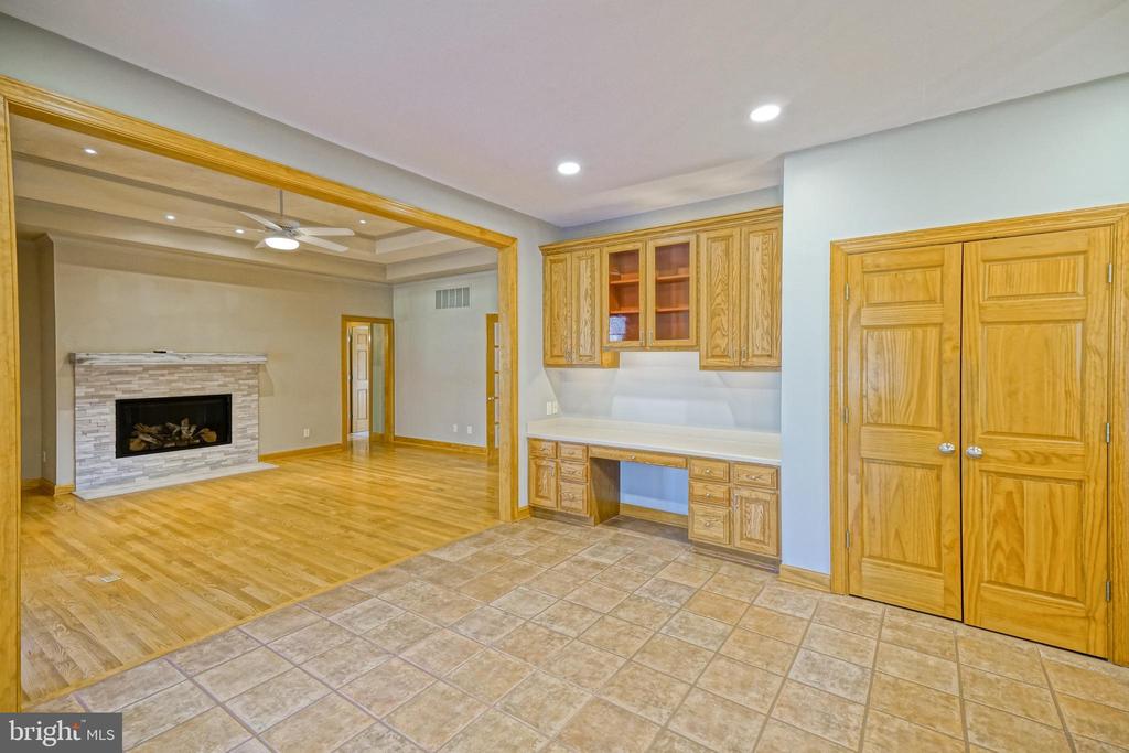 12 BLACK WALNUT COURT