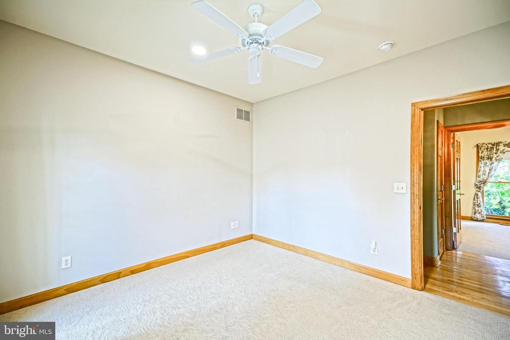 12 BLACK WALNUT COURT