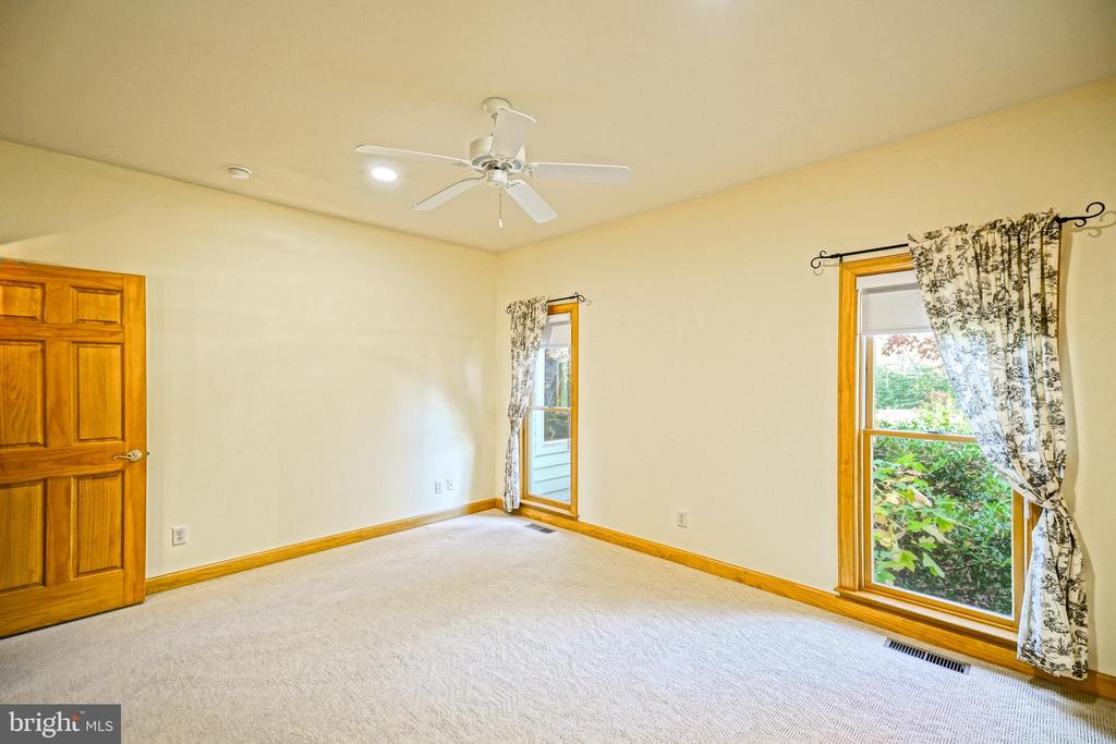 12 BLACK WALNUT COURT