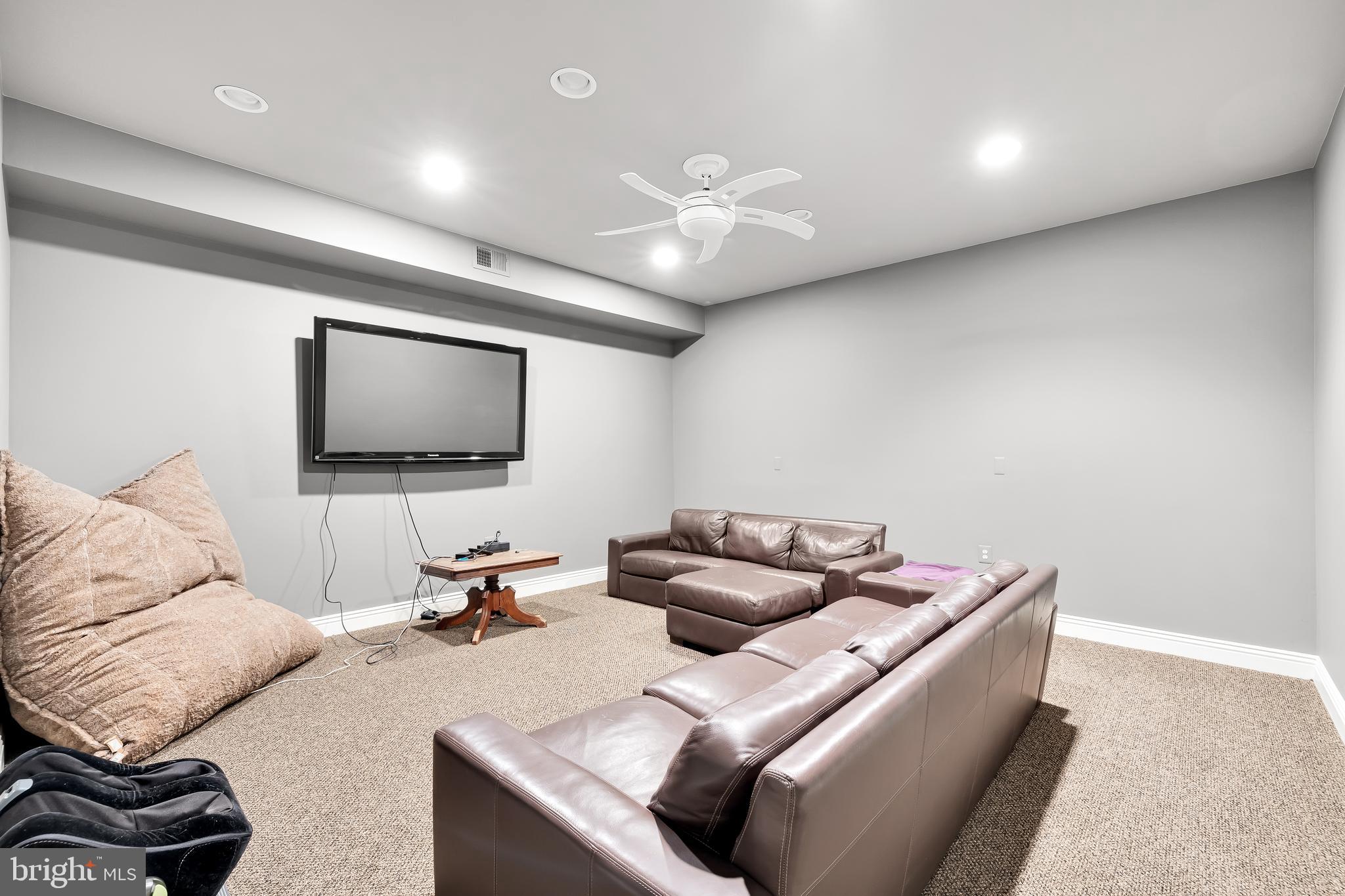 5010 Edgemoor Ln