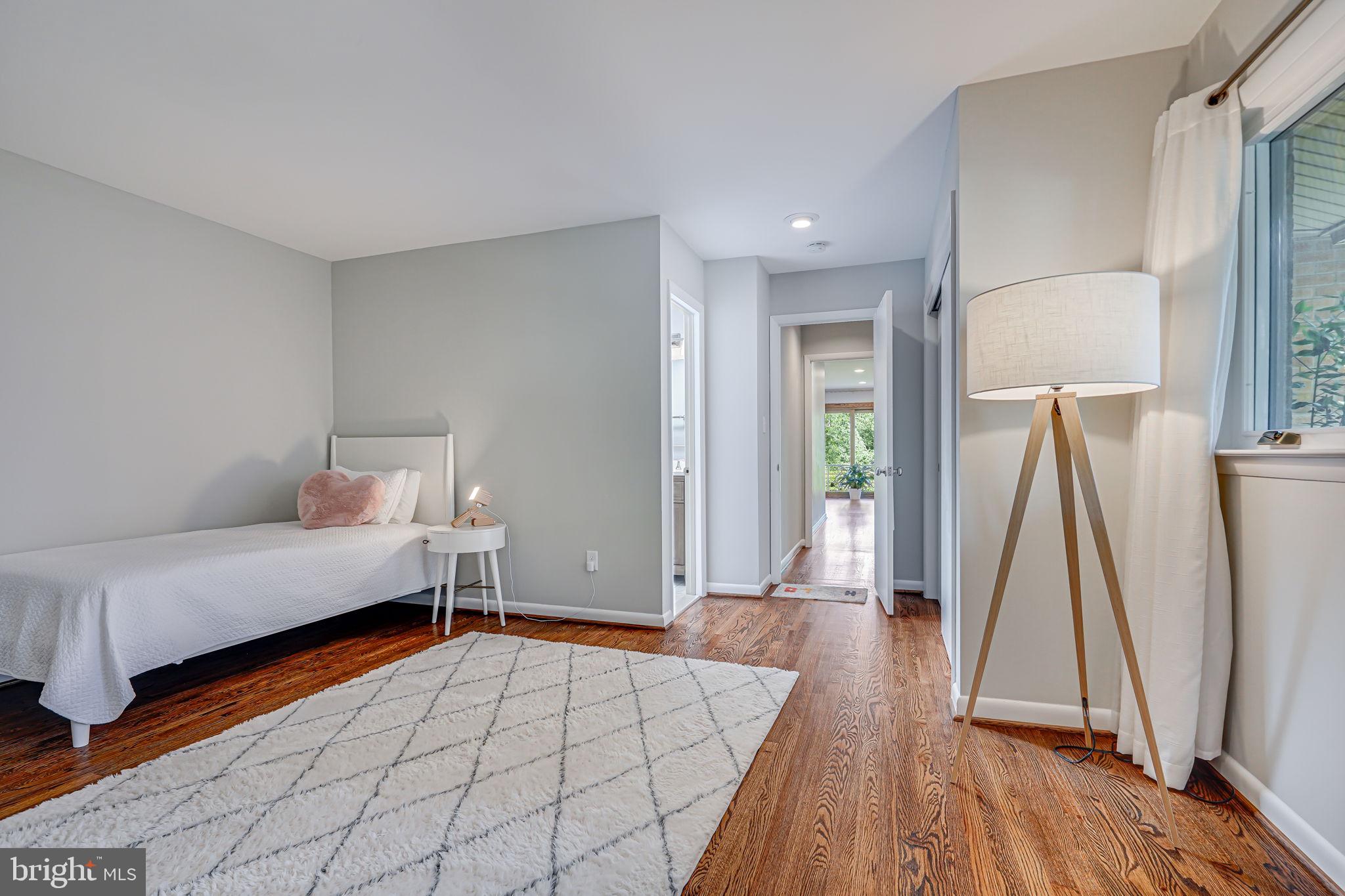 3137 Brooklawn Ter