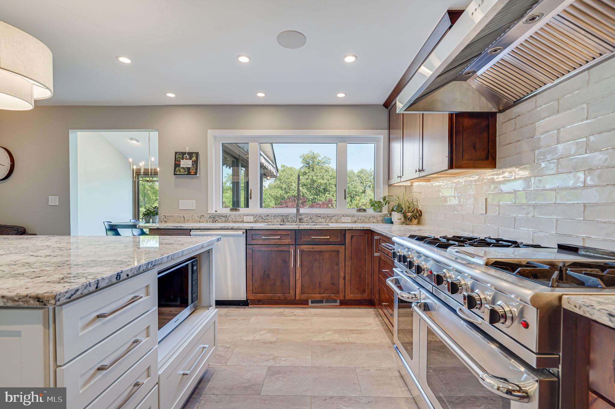 3137 Brooklawn Ter