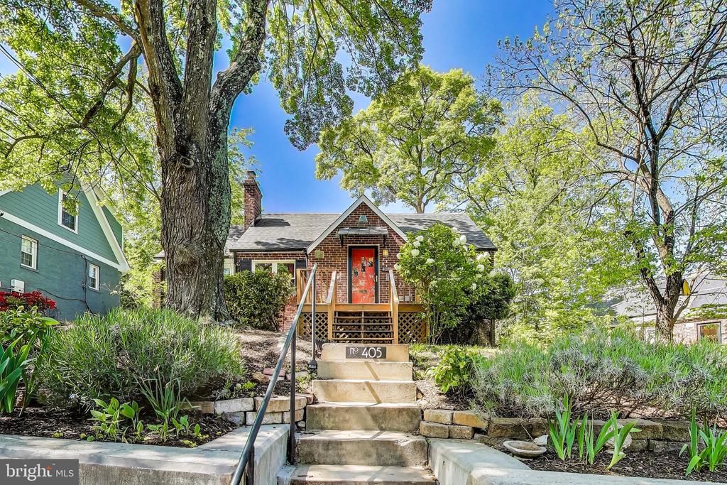 405 Lincoln Ave