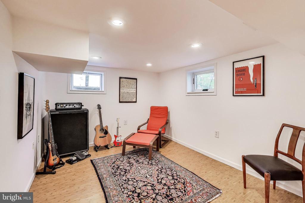 405 Lincoln Ave