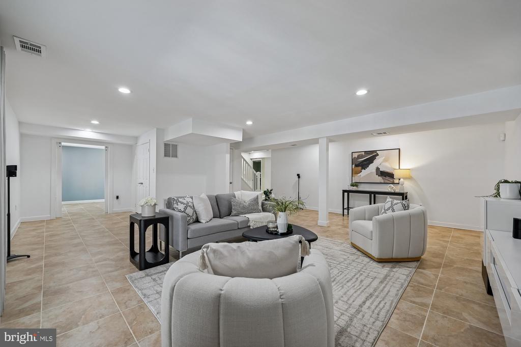 2817 JUTLAND ROAD