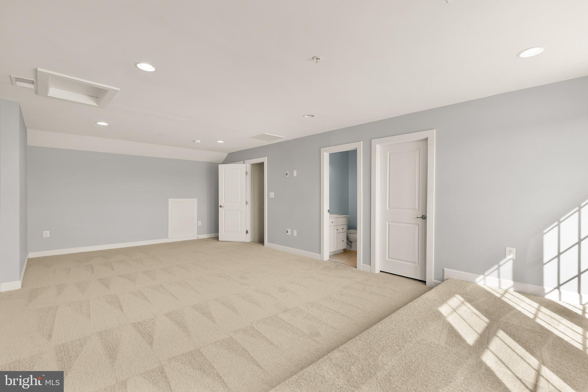 5311 STREAM BANK LANE