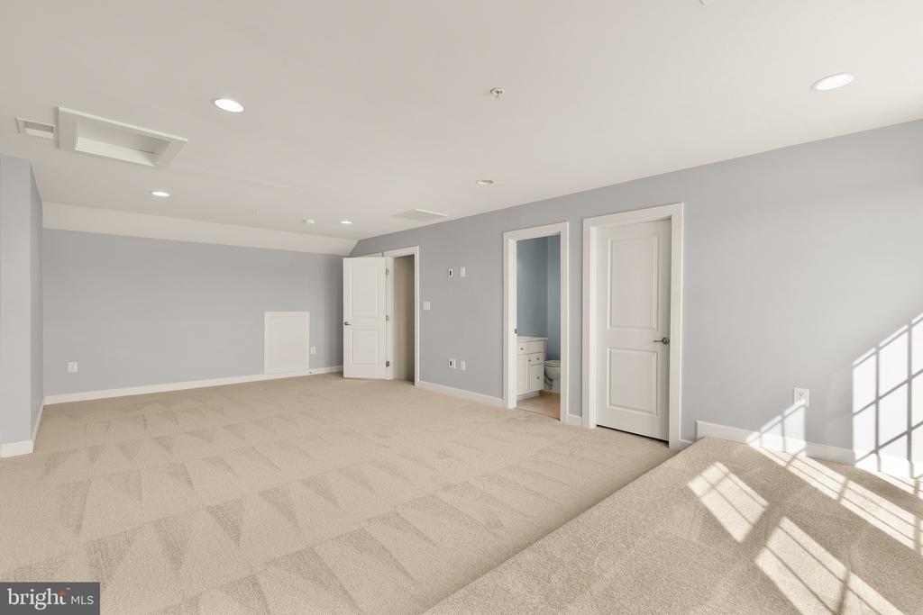 5311 STREAM BANK LANE