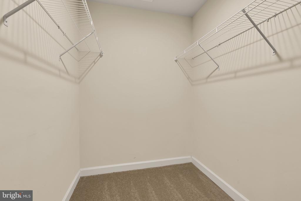 5311 STREAM BANK LANE