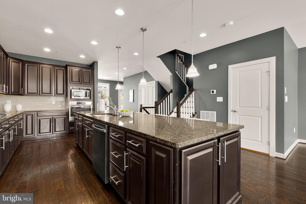 5311 STREAM BANK LANE