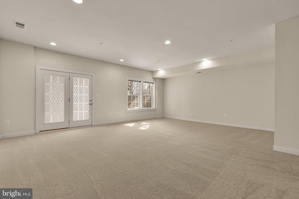 5311 STREAM BANK LANE