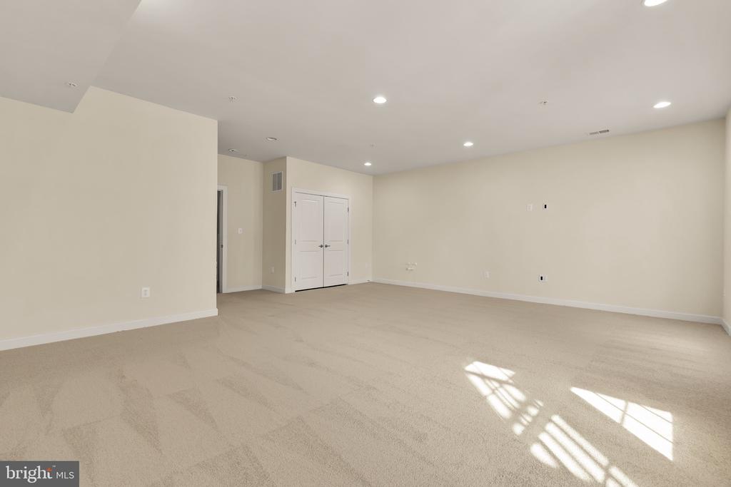 5311 STREAM BANK LANE