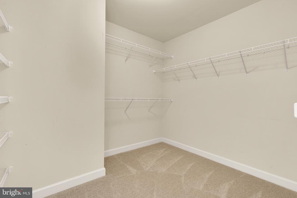 5311 STREAM BANK LANE