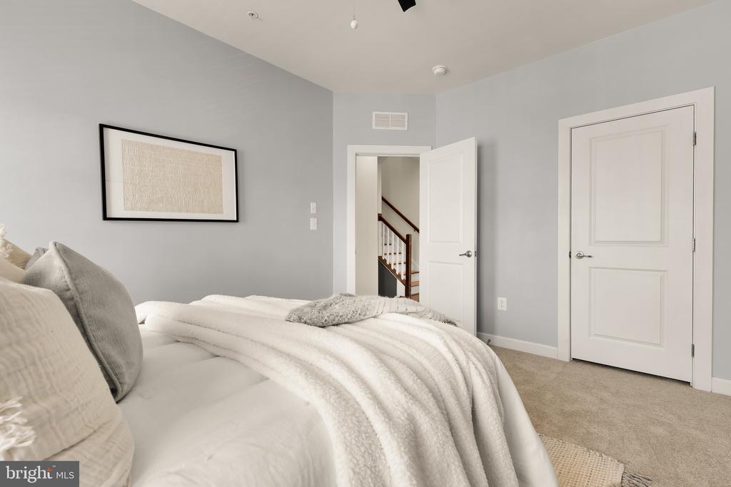 5311 STREAM BANK LANE