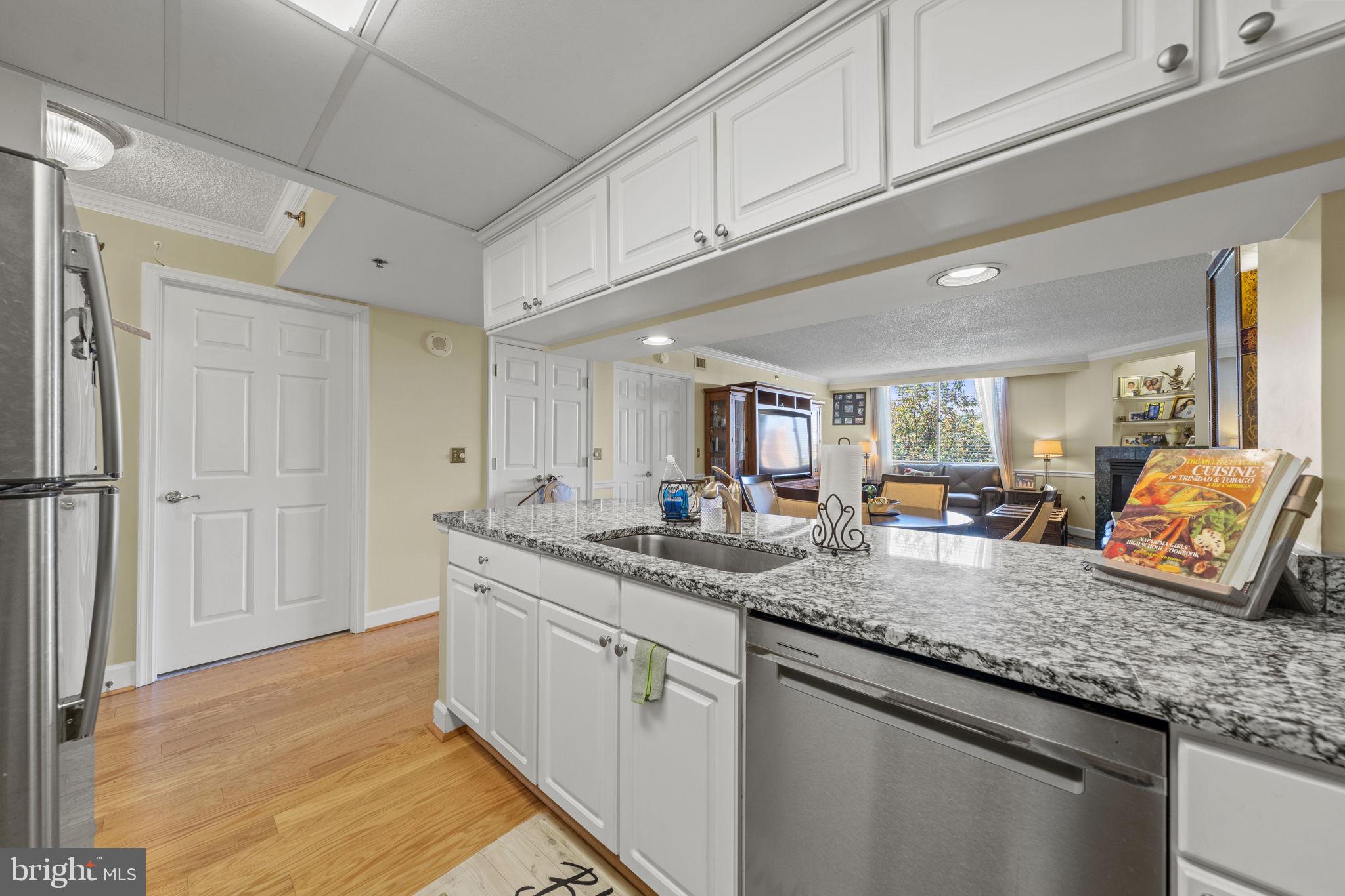 1276 N WAYNE STREET Unit: 524