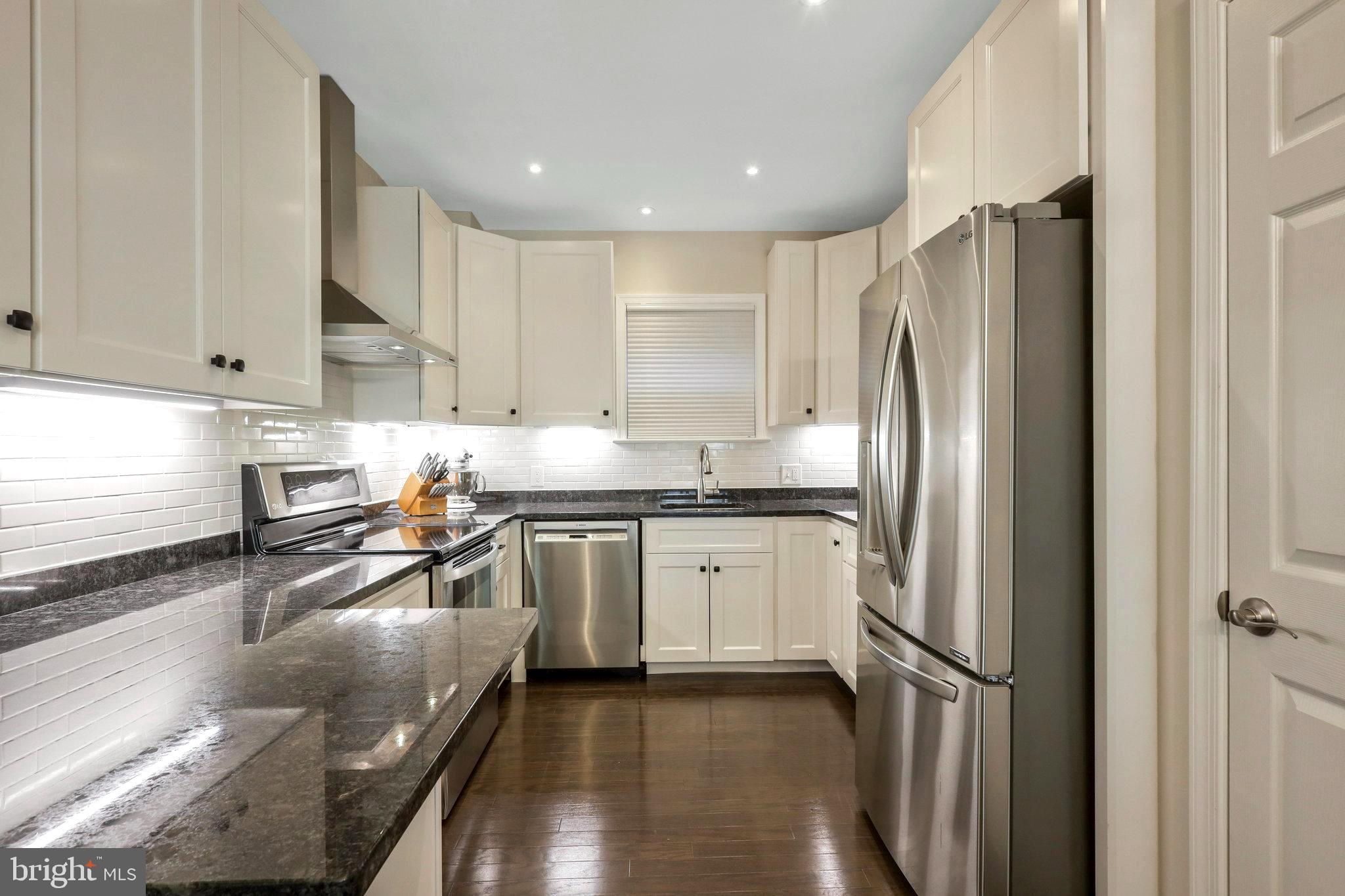 2532 Fairfax Dr #3cii