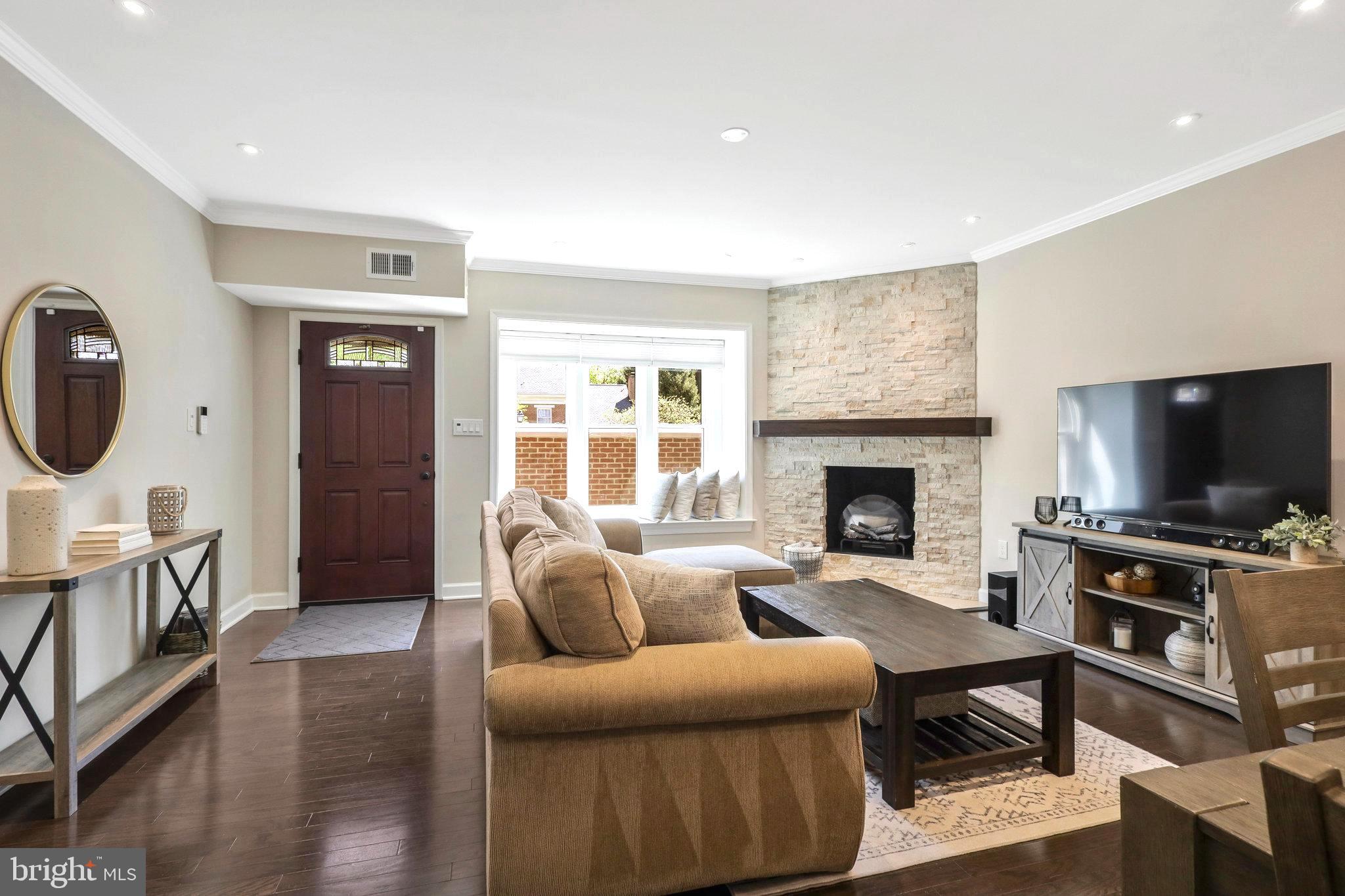 2532 Fairfax Dr #3cii