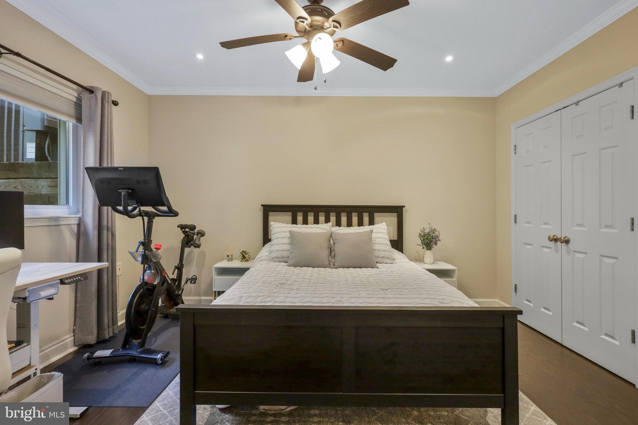 2532 Fairfax Dr