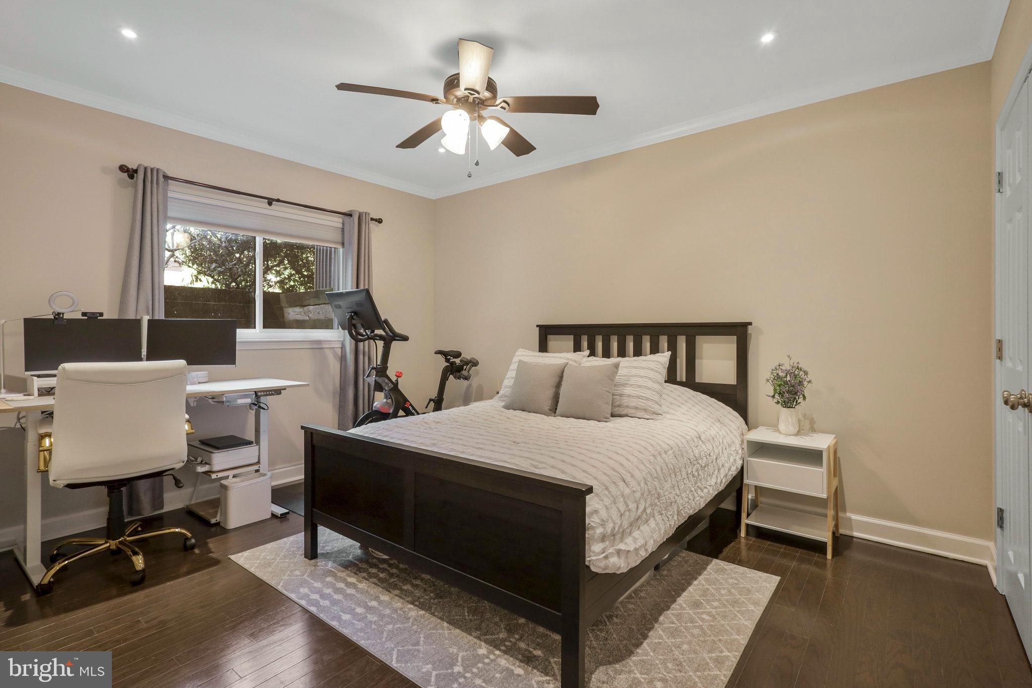 2532 Fairfax Dr