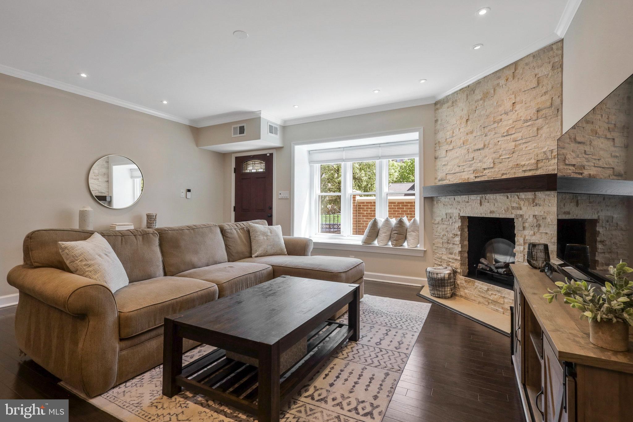 2532 Fairfax Dr