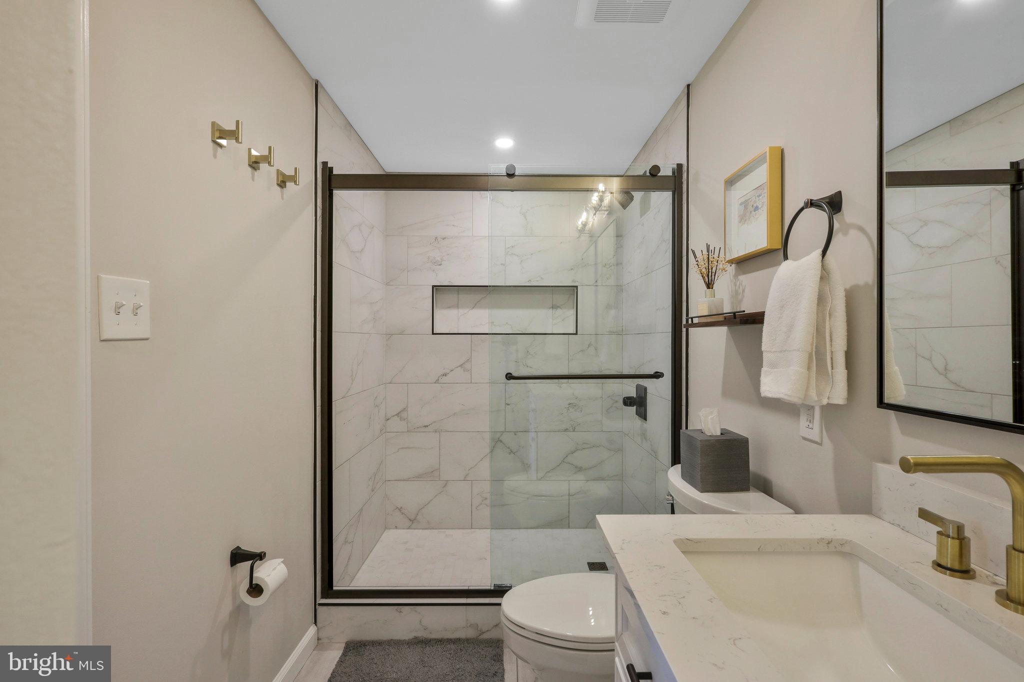 2532 Fairfax Dr