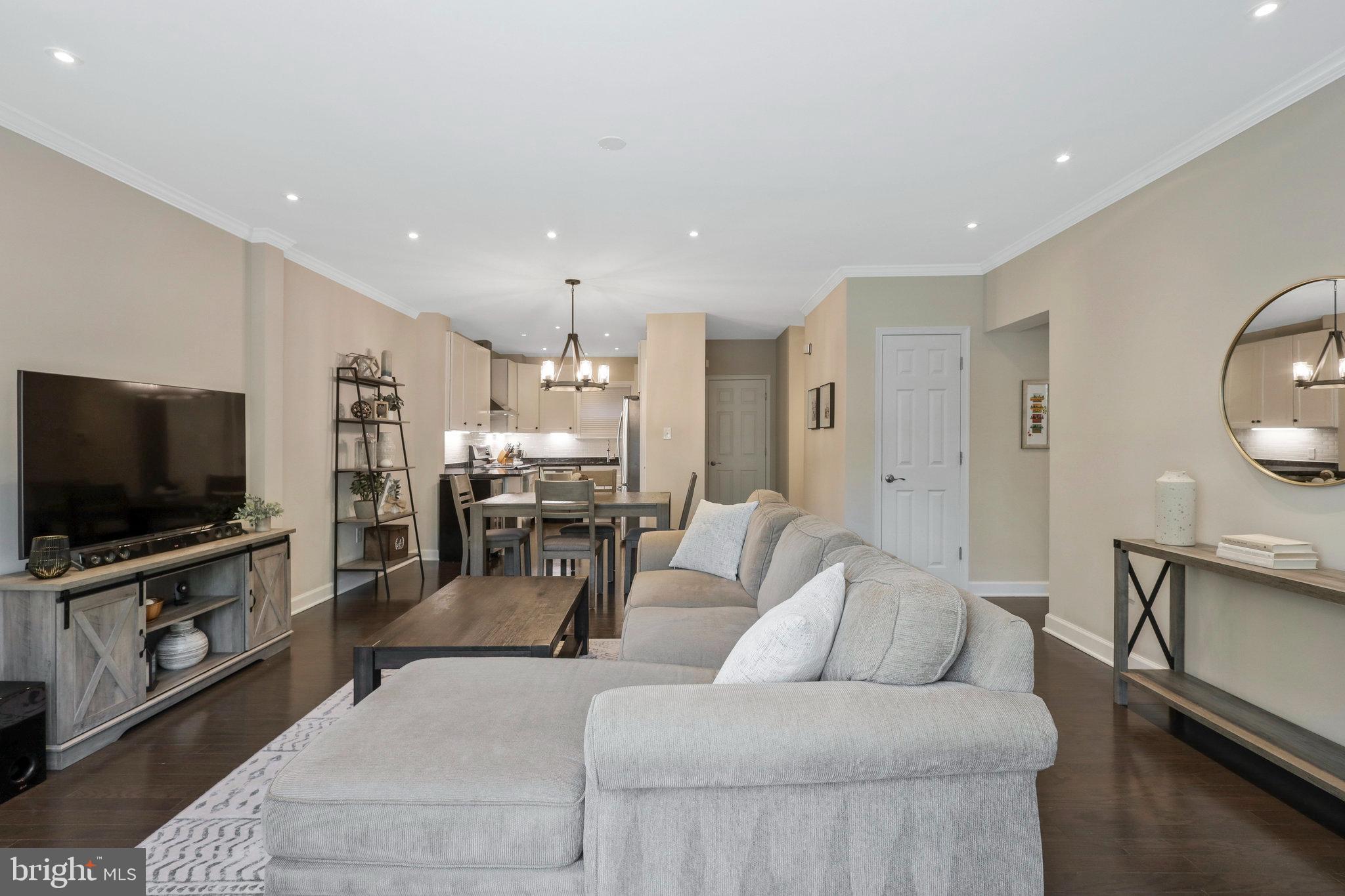 2532 Fairfax Dr
