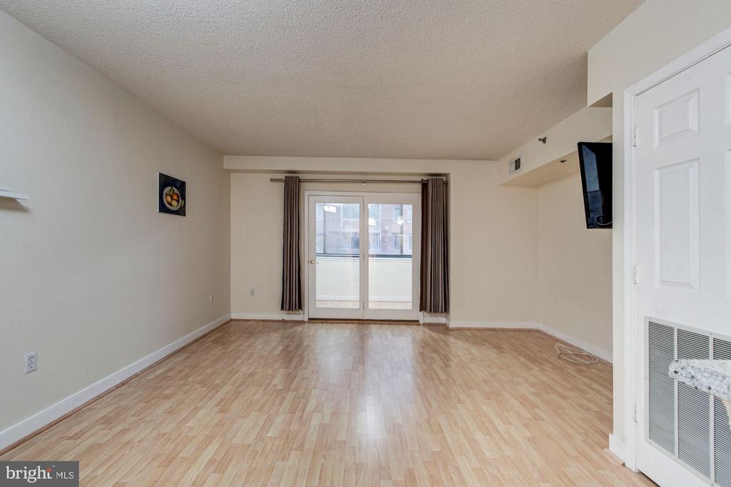 1050 N TAYLOR ST #1-213