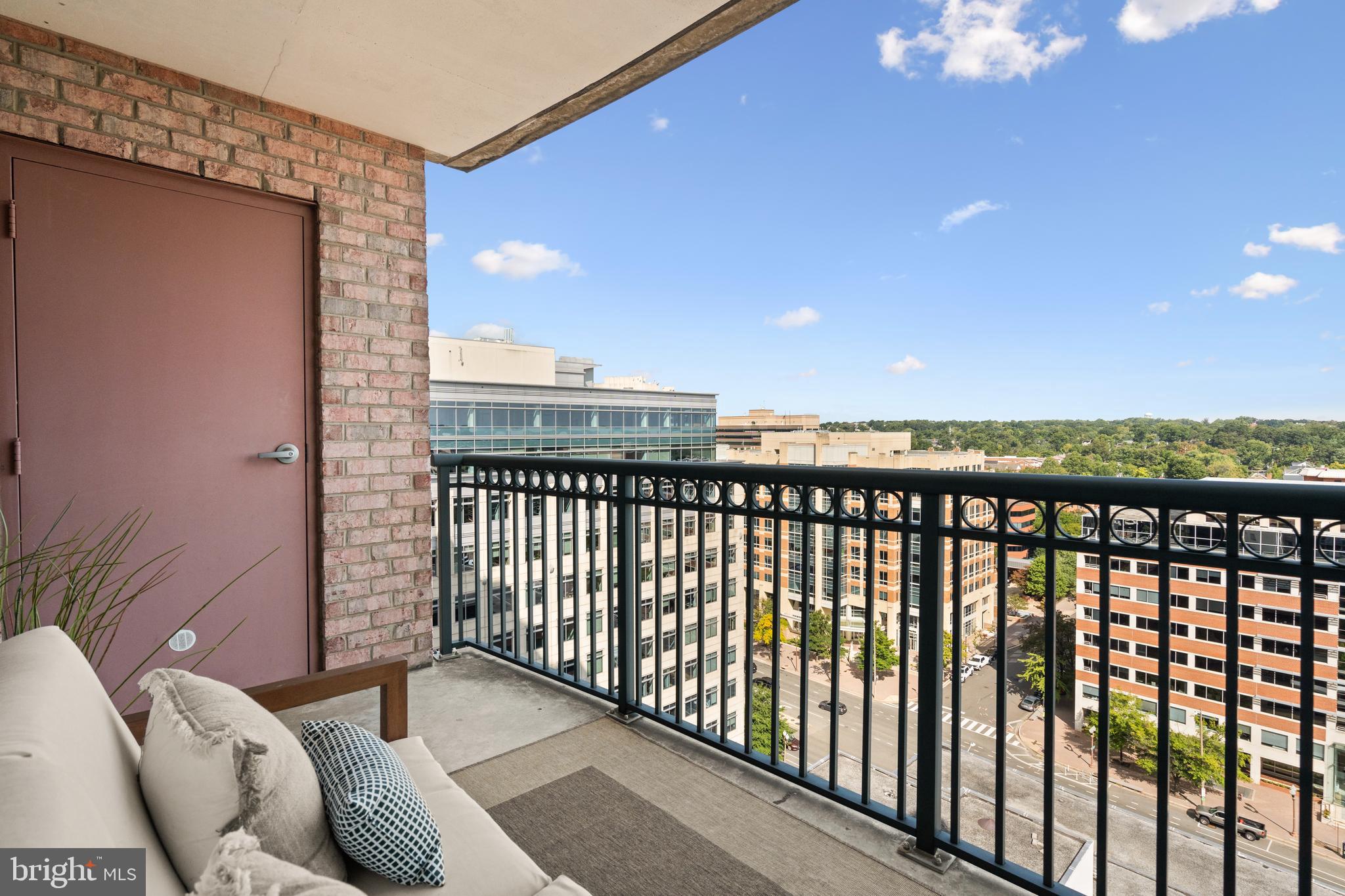 851 N Glebe Rd #1515