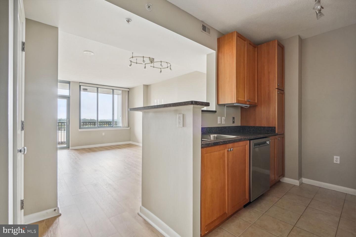 851 N GLEBE RD #1515