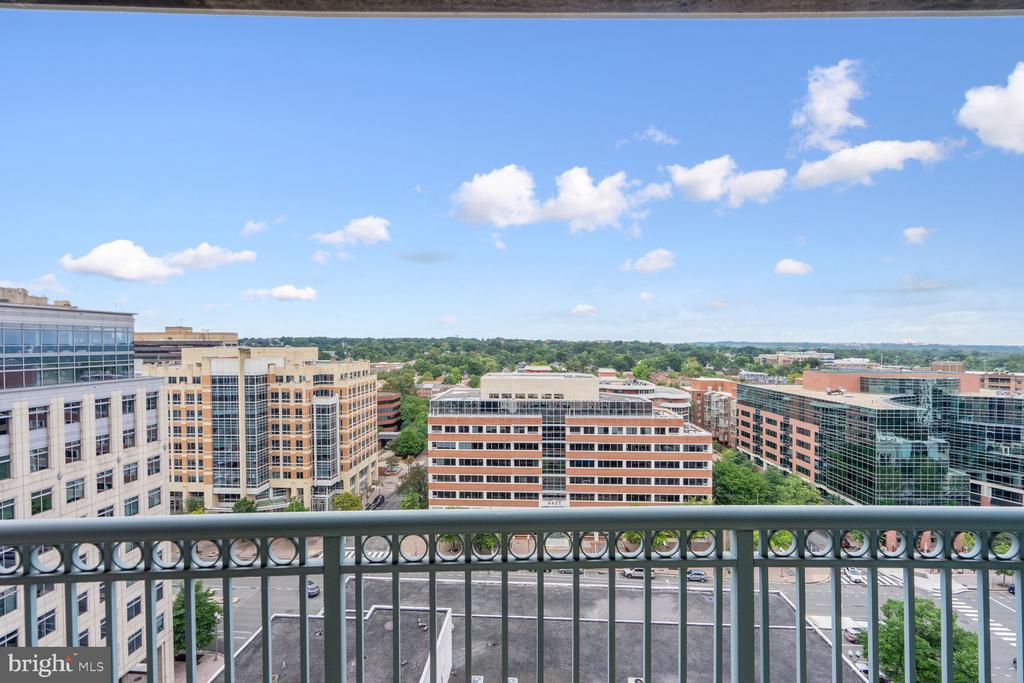 851 N GLEBE RD #1515