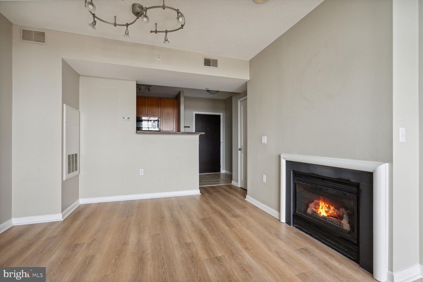 851 N GLEBE RD #1515