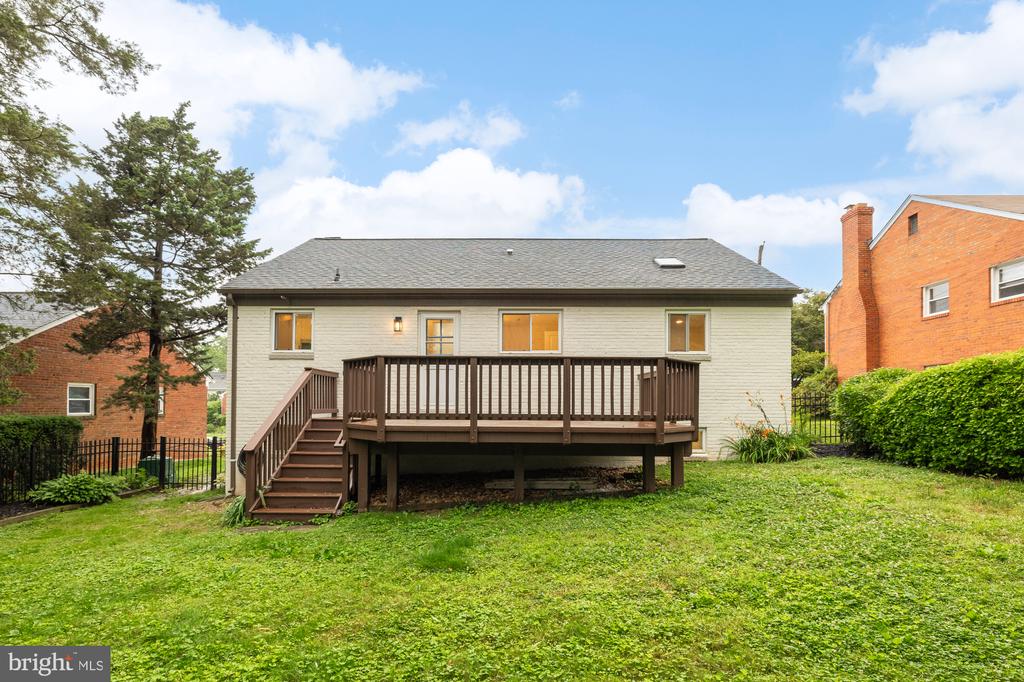 6232 18th Rd N