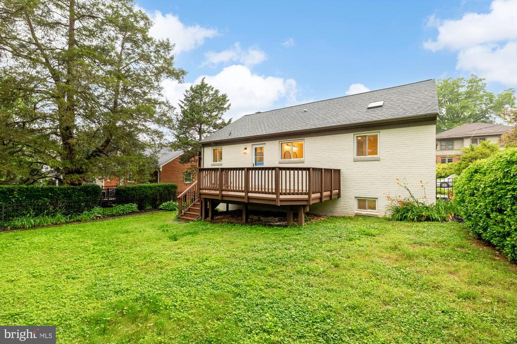 6232 18th Rd N