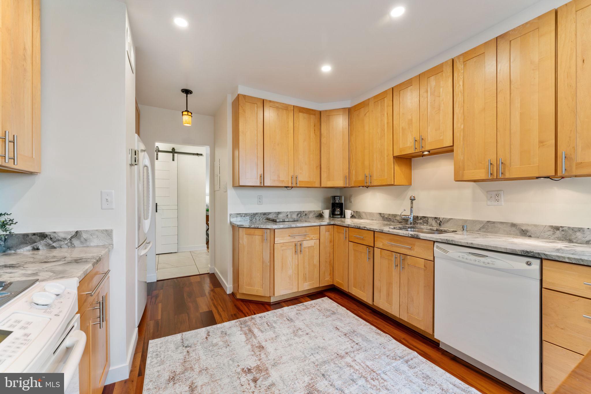 4141 N HENDERSON ROAD 511