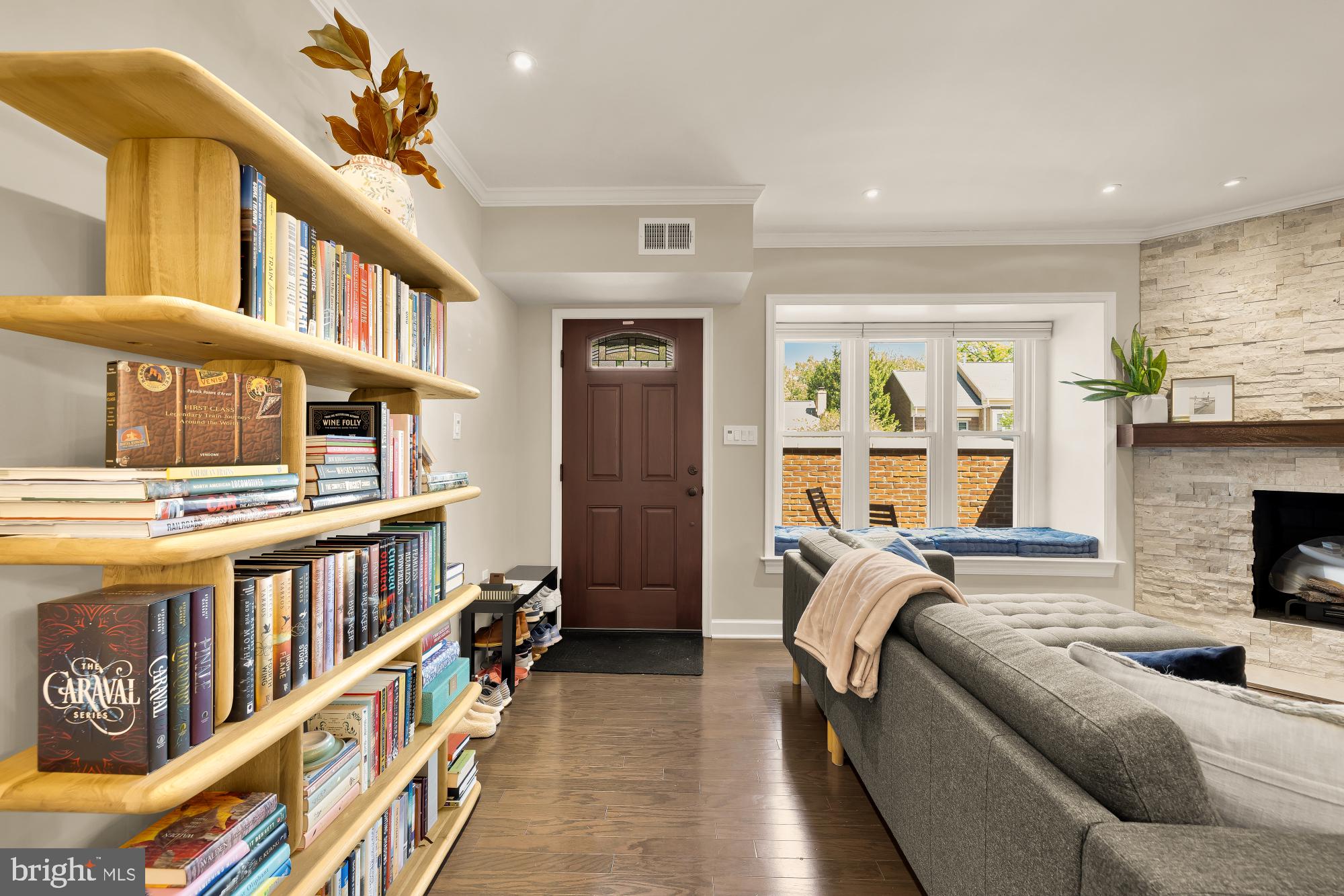 2532 FAIRFAX DRIVE
