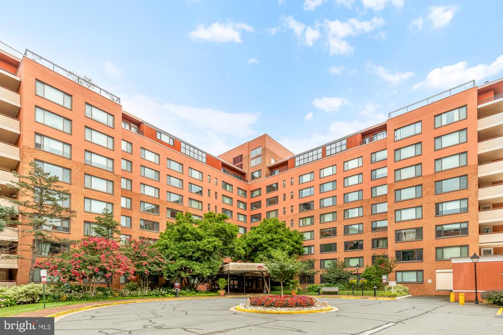 1021 ARLINGTON BOULEVARD Unit: 446