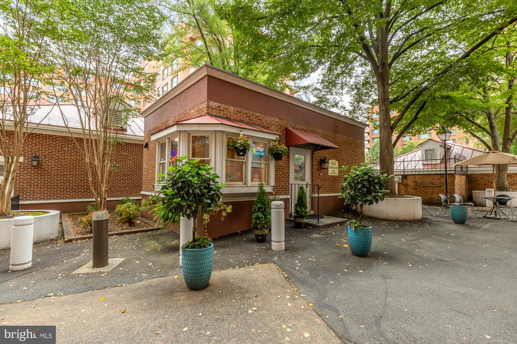 1021 ARLINGTON BOULEVARD Unit: 446
